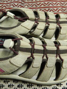 Original Muck Pegasus Womens Gray Suede Slip on Sport Sandals Shoes Size 8